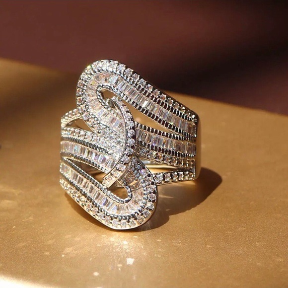 New 5.6CT Princess Cut Sterling Silver Ring - Picture 2 of 4